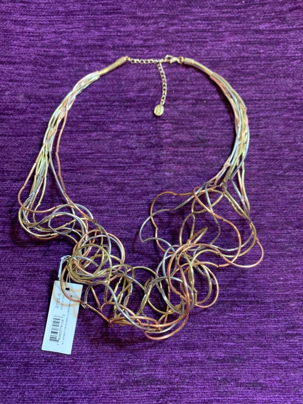 Overlapping Looped Necklace - Picture 2 of 4
